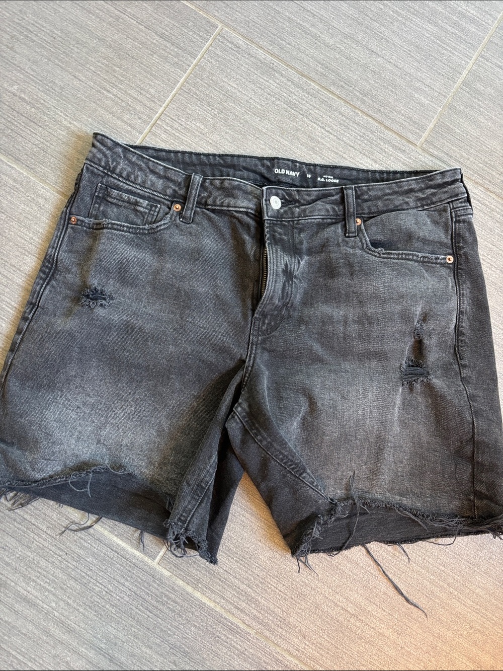 Old Navy 16 mid rise OG Loose black Jean denim shorts 7” inseam